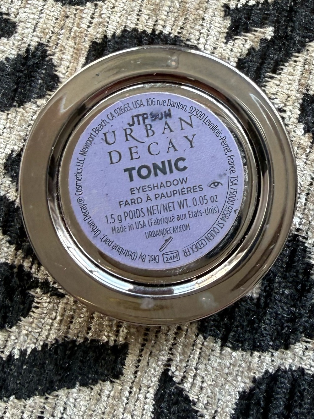 Urban Decay Eyeshadow (Shade Tonic) - Picture 4 of 4